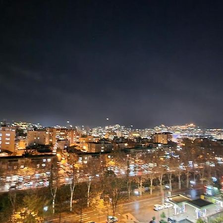 Sky Apartament. Bllok District ティラナ エクステリア 写真